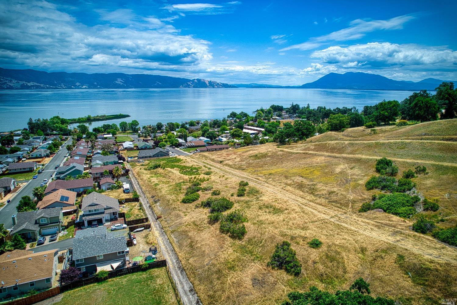 Photo of 275 Lakeview Dr in Lakeport, CA