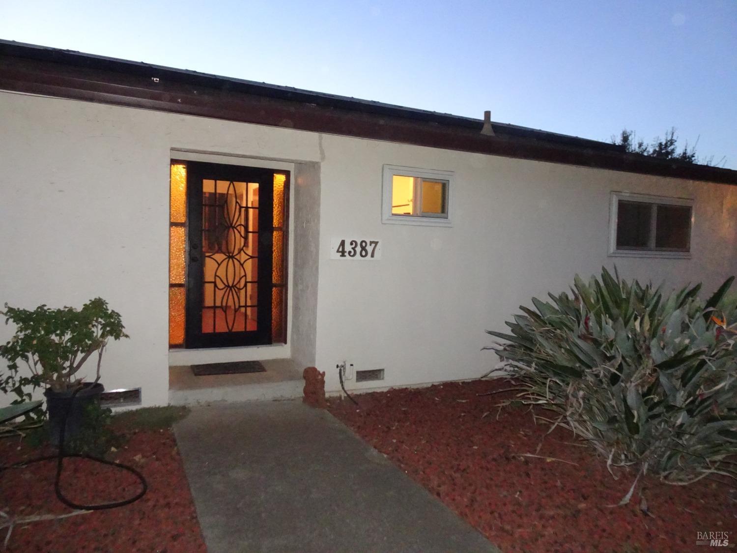 Photo of 4387-4389 Solano Rd in Fairfield, CA