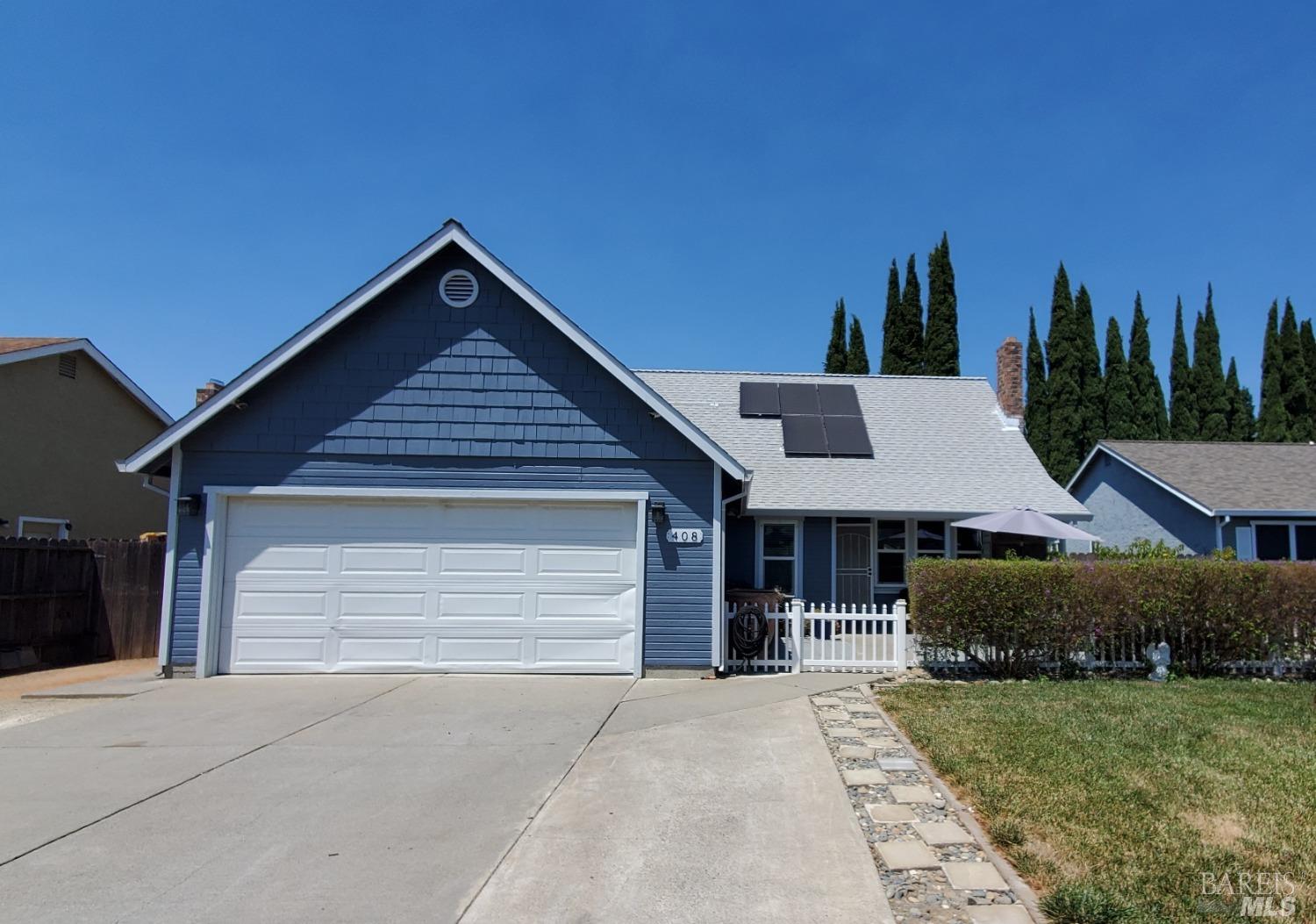 Photo of 408 Temple Dr in Vacaville, CA