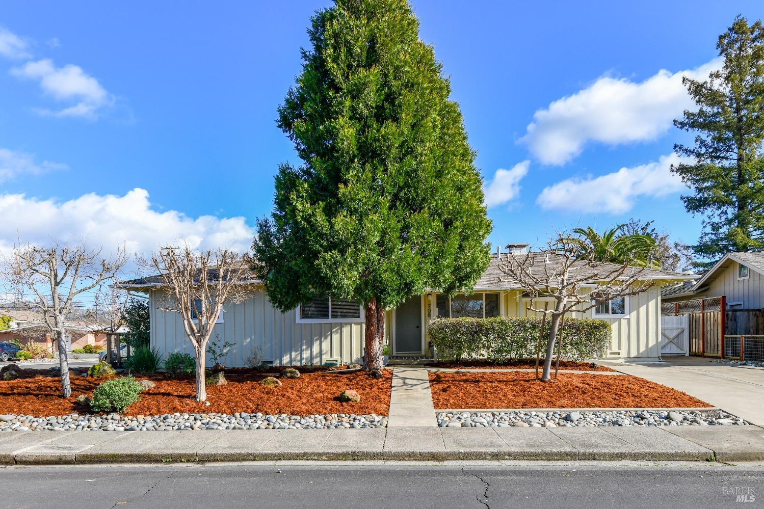Photo of 708 3rd St W in Sonoma, CA