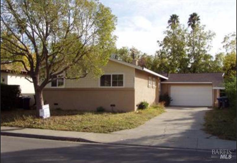 Photo of 395 Hopkins Dr in Fairfield, CA