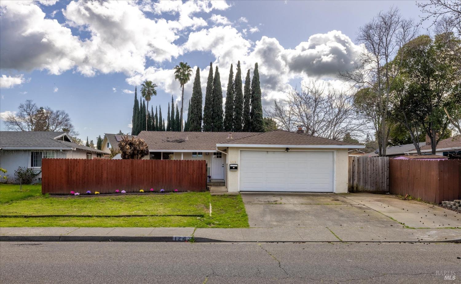 Photo of 1243 Marshall Rd in Vacaville, CA
