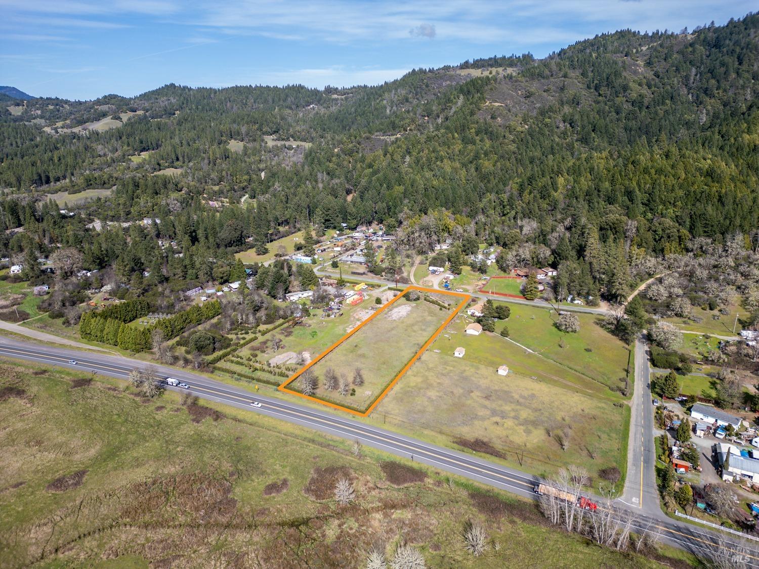 Photo of 46280 Fisherman Dr in Laytonville, CA