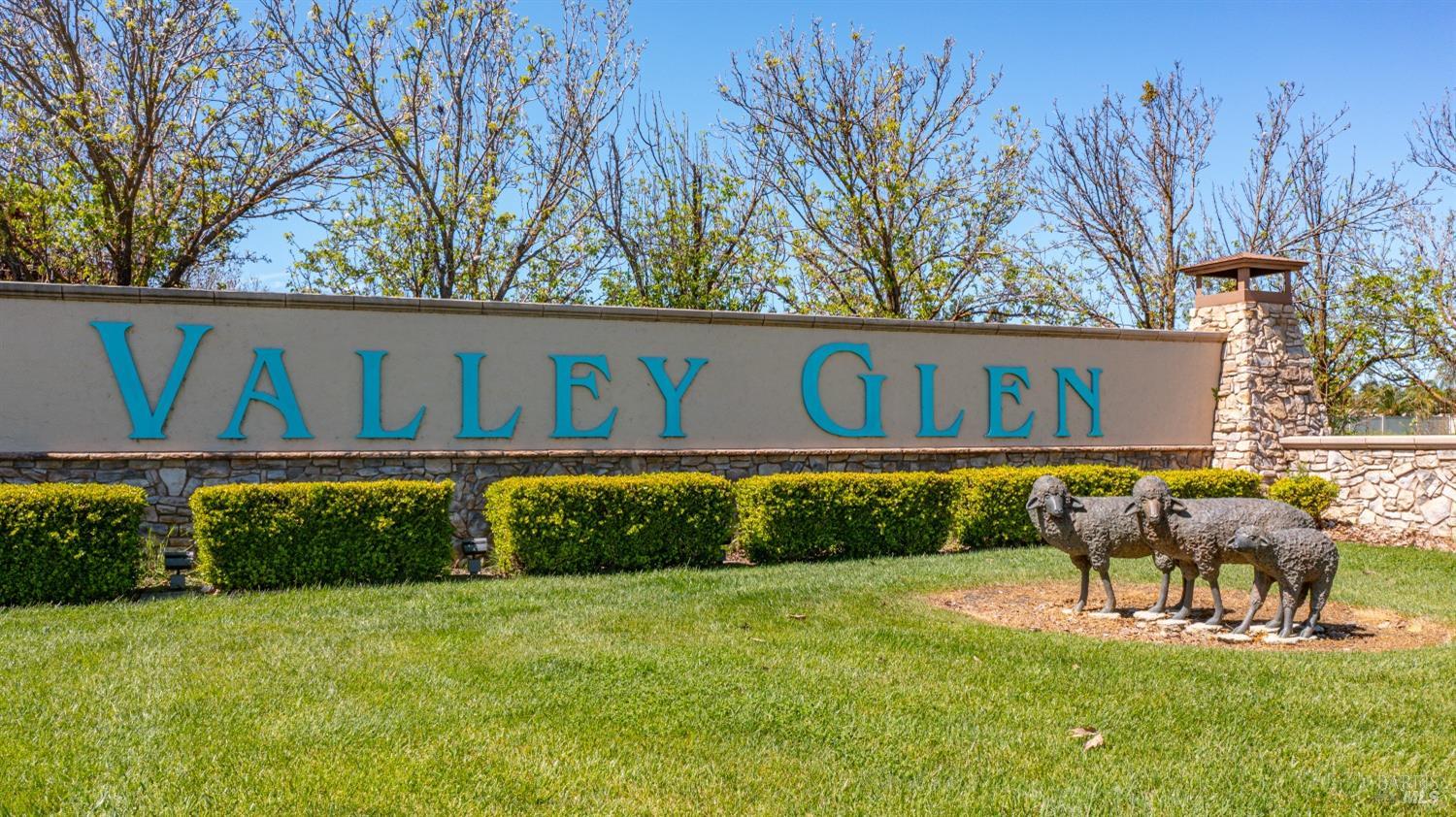 Photo of Valley Glen Dr in Dixon, CA