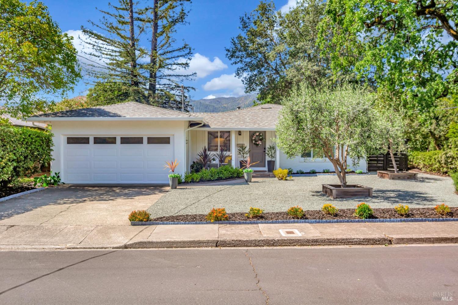 Photo of 1191 Hudson Ave in St Helena, CA