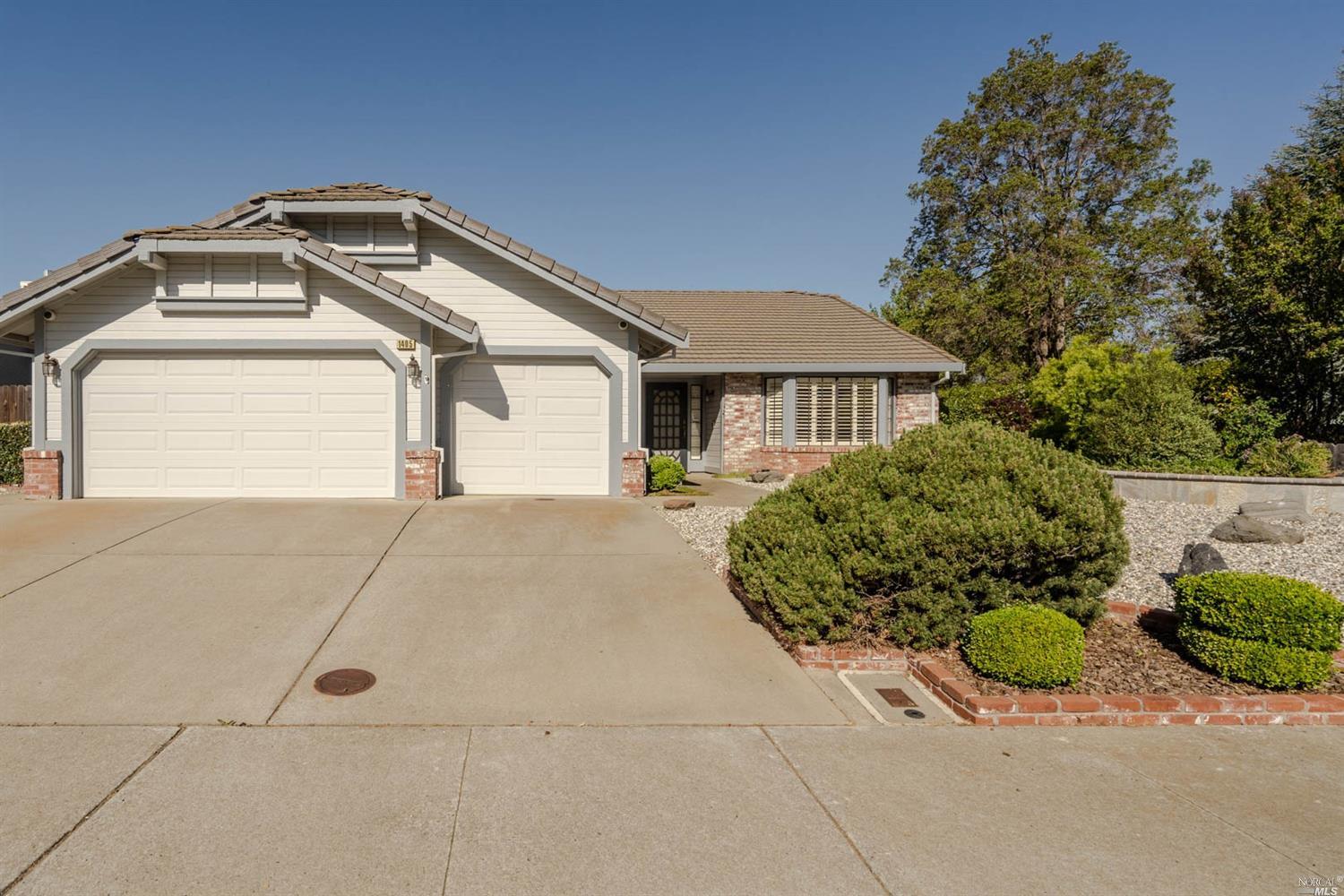 Detail Gallery Image 1 of 1 For 1405 Austin Dr, Dixon,  CA 95620 - 3 Beds | 2 Baths