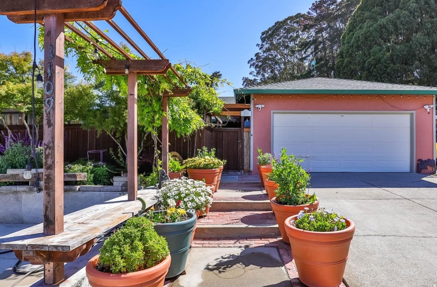 Detail Gallery Image 1 of 1 For 3109 Ascot Ct, Richmond,  CA 94806 - 4 Beds | 2 Baths