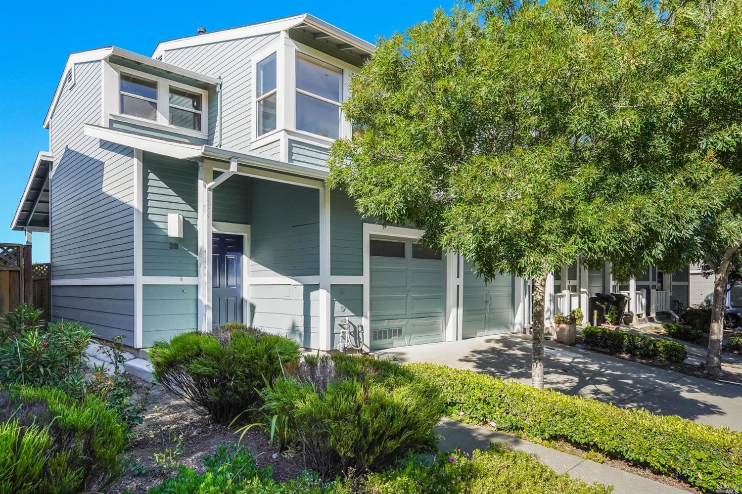 Detail Gallery Image 1 of 1 For 28 Flemings Ct, Sausalito,  CA 94965 - 3 Beds | 2 Baths