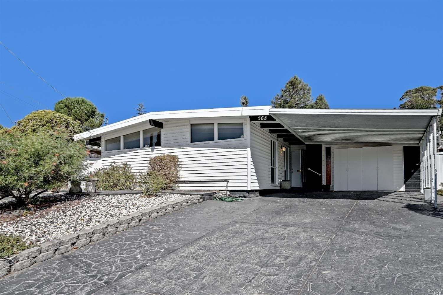 568 Whitewood Dr