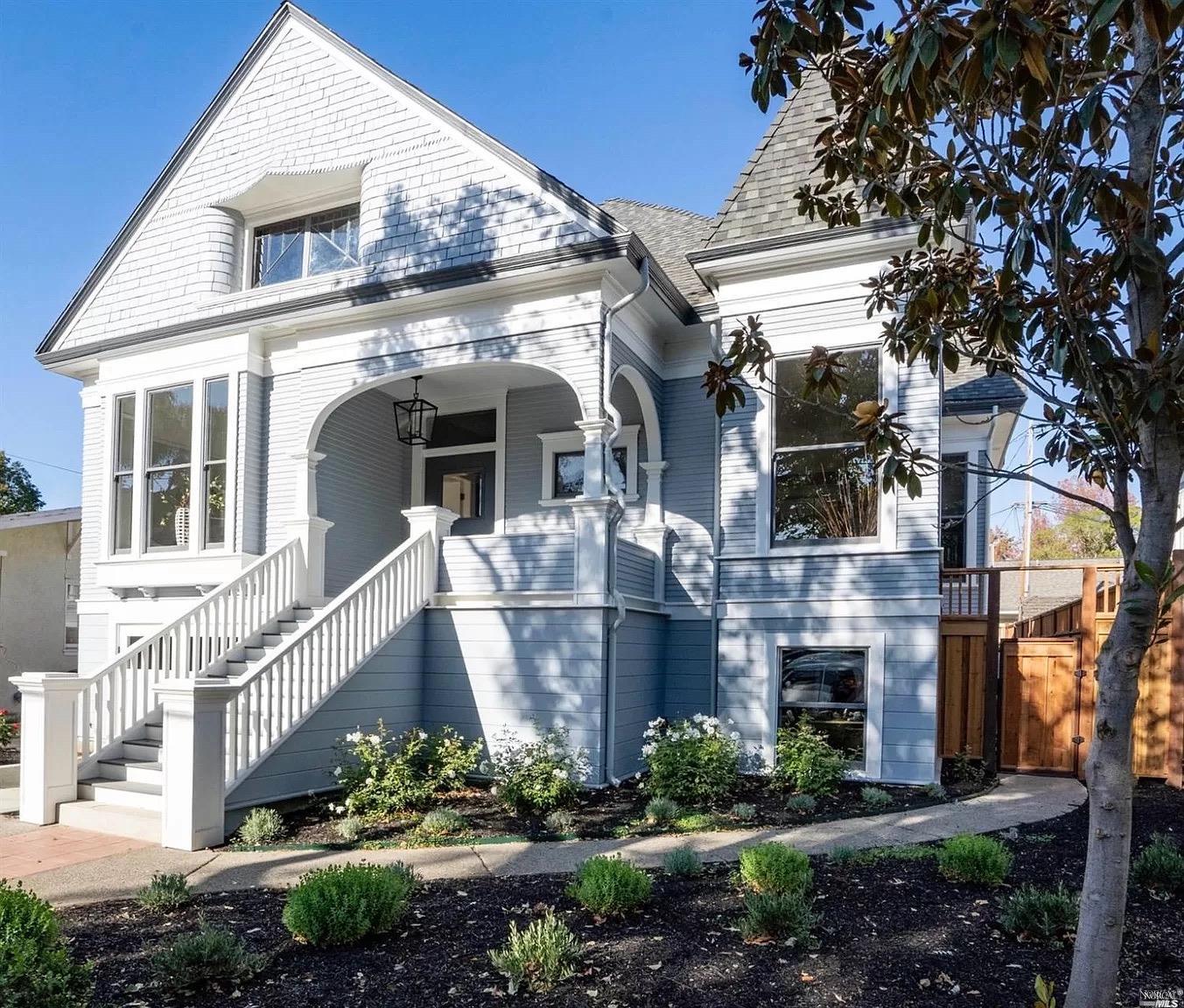 1218 Oak Street