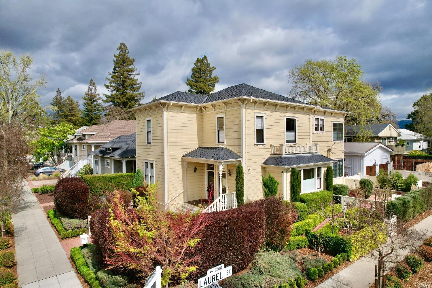406 Coombs Street