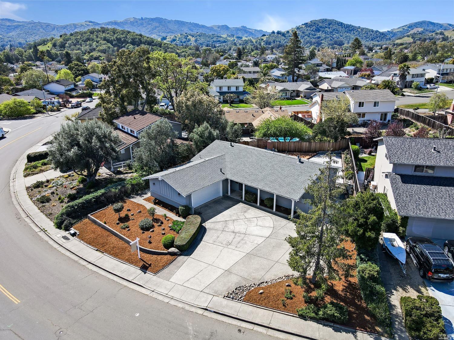 Detail Gallery Image 1 of 1 For 281 San Carlos Way, Novato,  CA 94945 - 3 Beds | 2 Baths