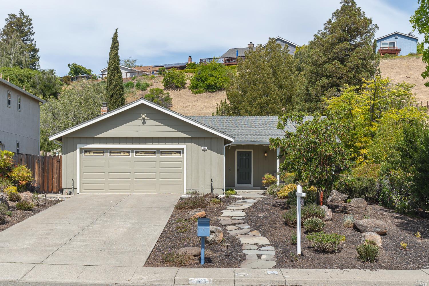 Detail Gallery Image 1 of 1 For 361 Raymond Dr, Benicia,  CA 94510 - 3 Beds | 2 Baths