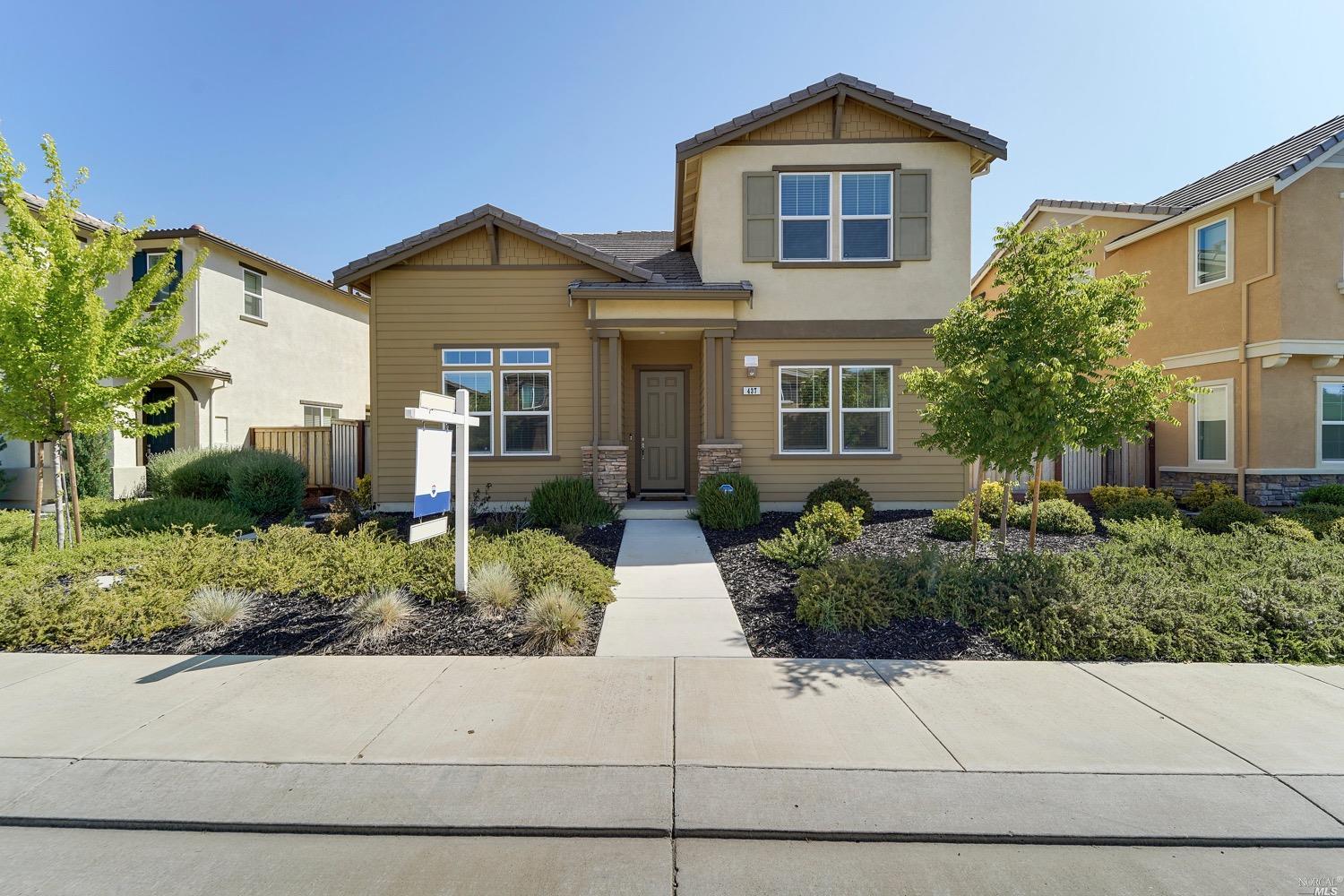 Detail Gallery Image 1 of 1 For 437 Potters Ln, Vacaville,  CA 95687 - 3 Beds | 2/1 Baths