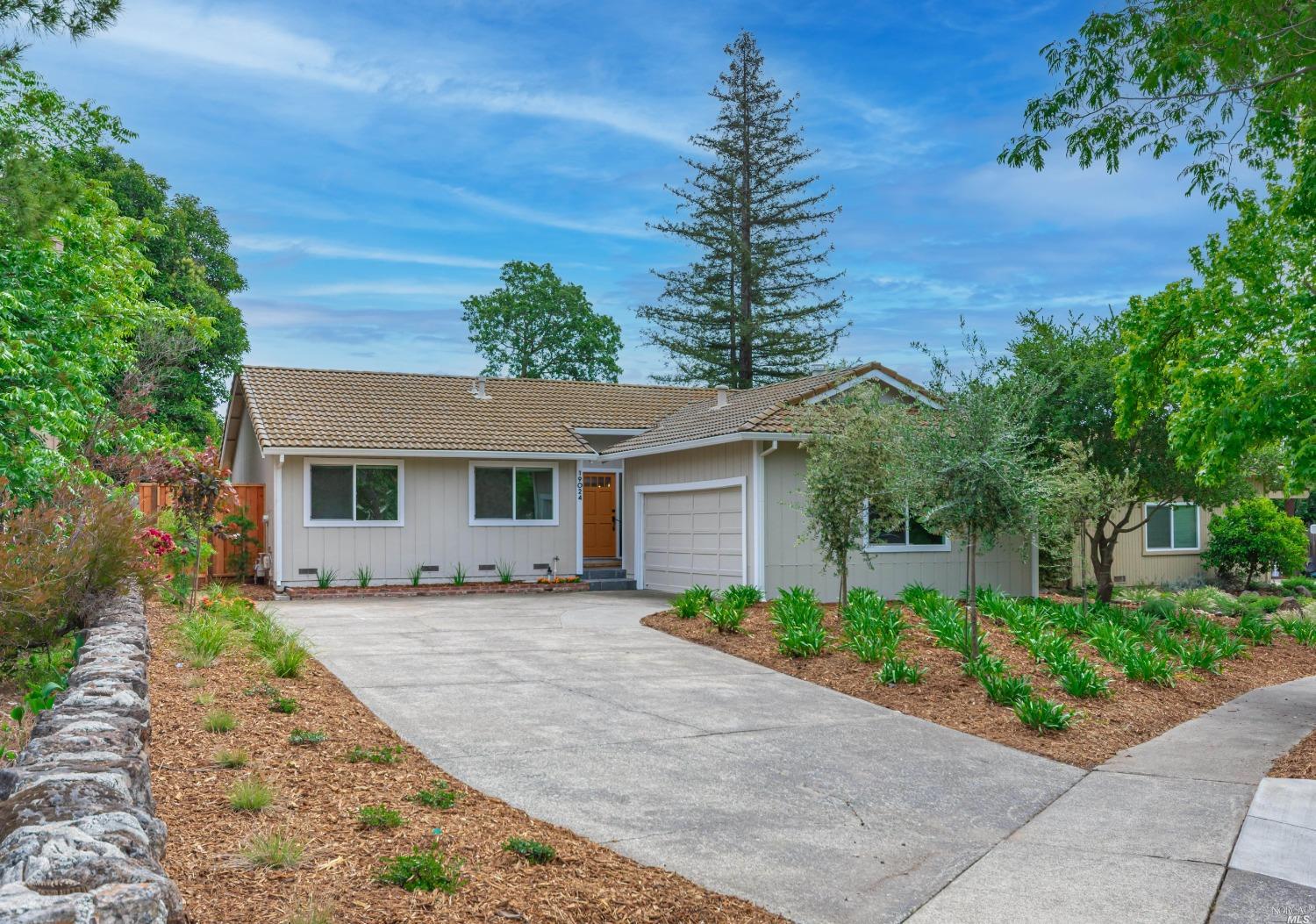 Detail Gallery Image 1 of 1 For 19024 Junipero Serra Dr, Sonoma,  CA 95476 - 3 Beds | 2 Baths