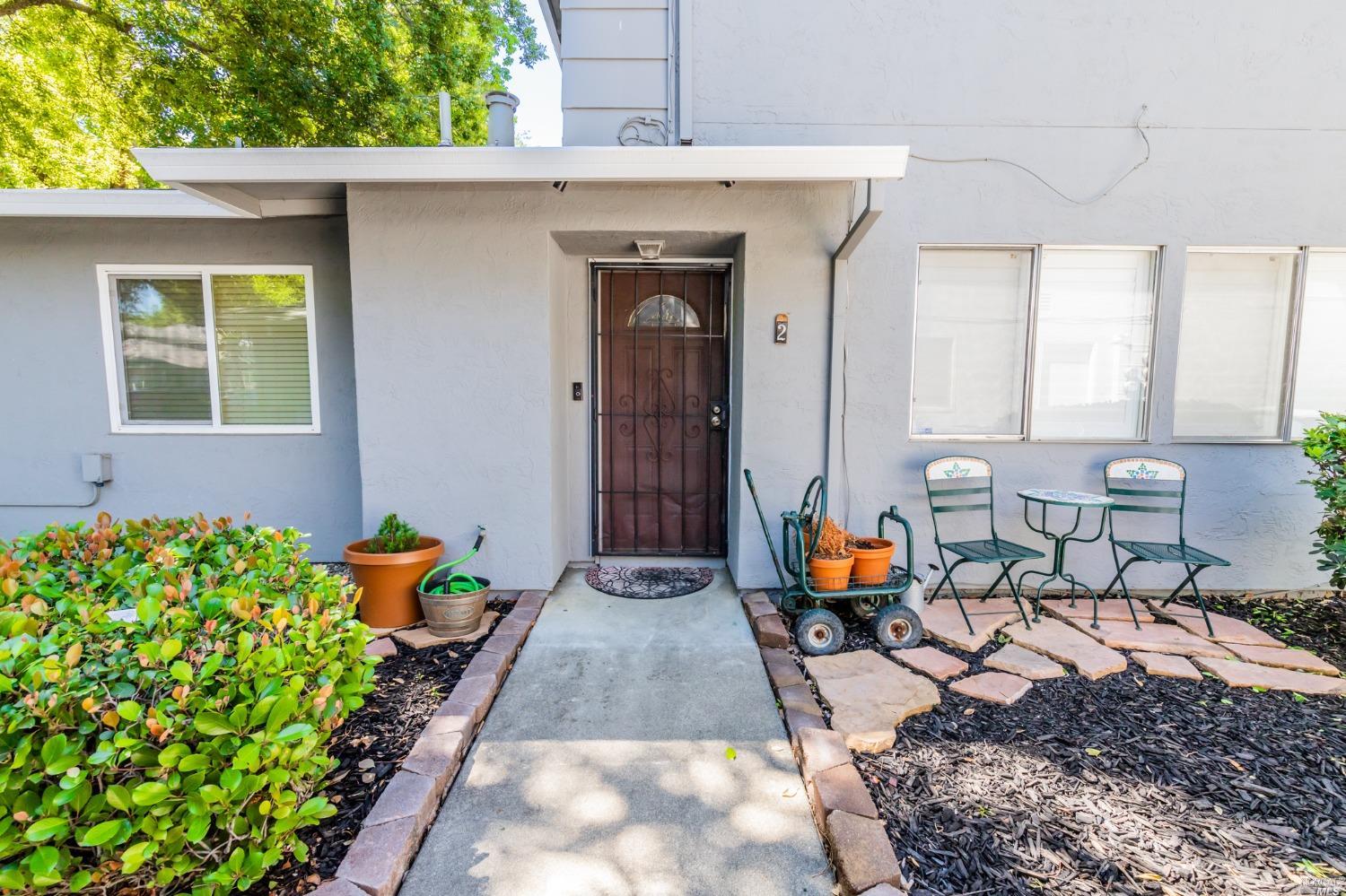 Detail Gallery Image 1 of 1 For 125 Del Rio Ct #2,  Vacaville,  CA 95687 - 2 Beds | 1/1 Baths