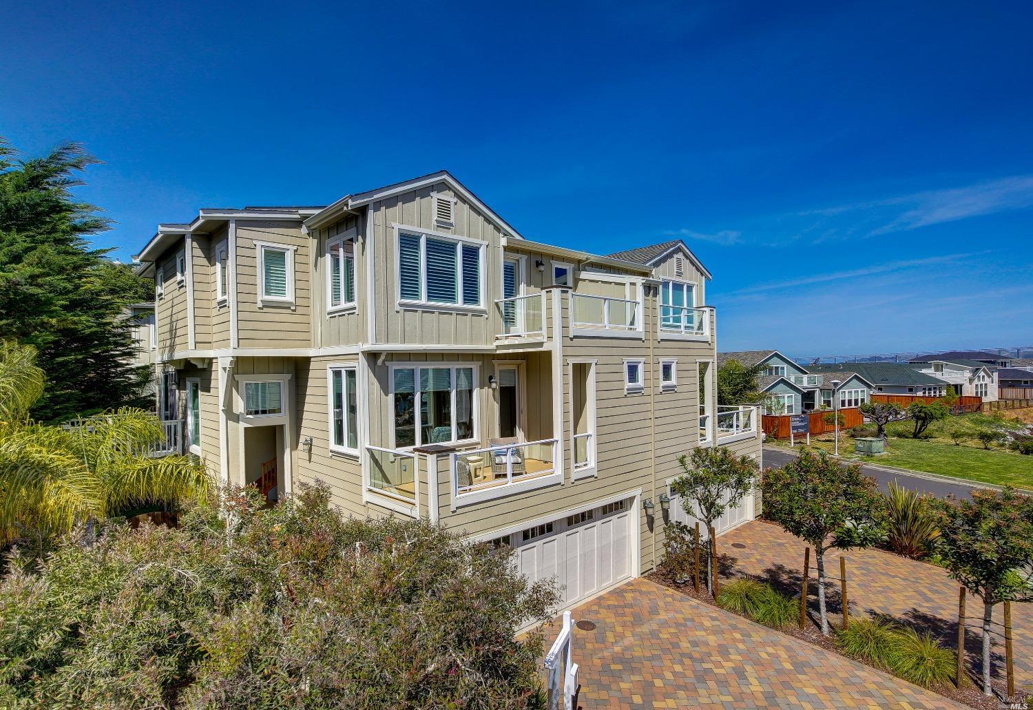 Detail Gallery Image 1 of 1 For 263 Trinidad Dr, Tiburon,  CA 94920 - 3 Beds | 3/1 Baths