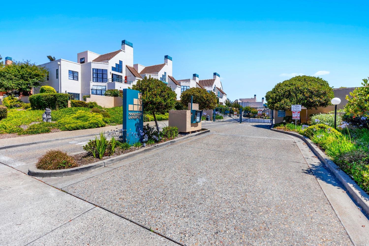 Detail Gallery Image 1 of 1 For 102 Nantucket Ln, Vallejo,  CA 94590 - 2 Beds | 2 Baths