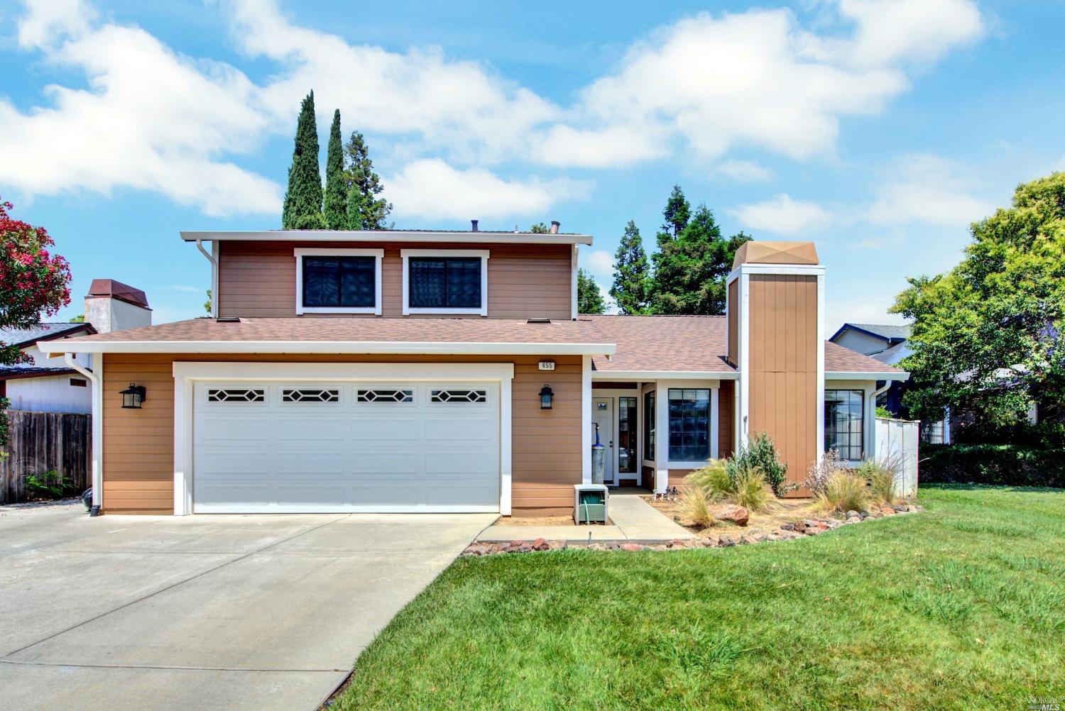 Detail Gallery Image 1 of 1 For 655 Hawk Dr, Vacaville,  CA 95687 - 3 Beds | 2/1 Baths