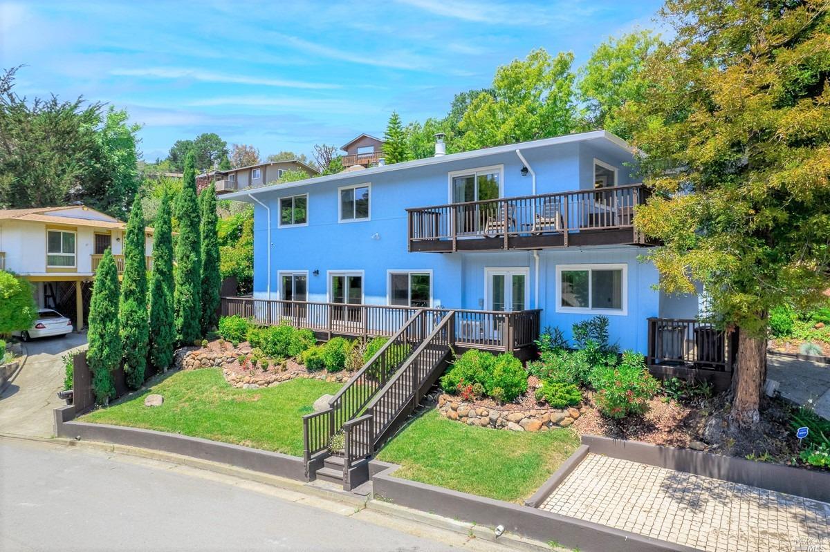 Photo of 31 Park Cir in Sausalito, CA