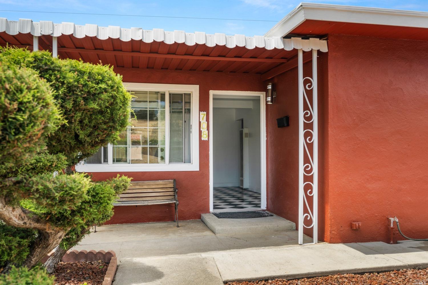 Detail Gallery Image 1 of 1 For 708 Fulton Ave, Vallejo,  CA 94591 - 3 Beds | 1 Baths