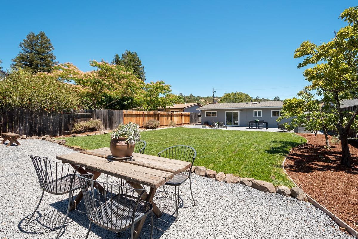 Detail Gallery Image 1 of 1 For 151 Kenwood Ct, Novato,  CA 94945 - 3 Beds | 2 Baths