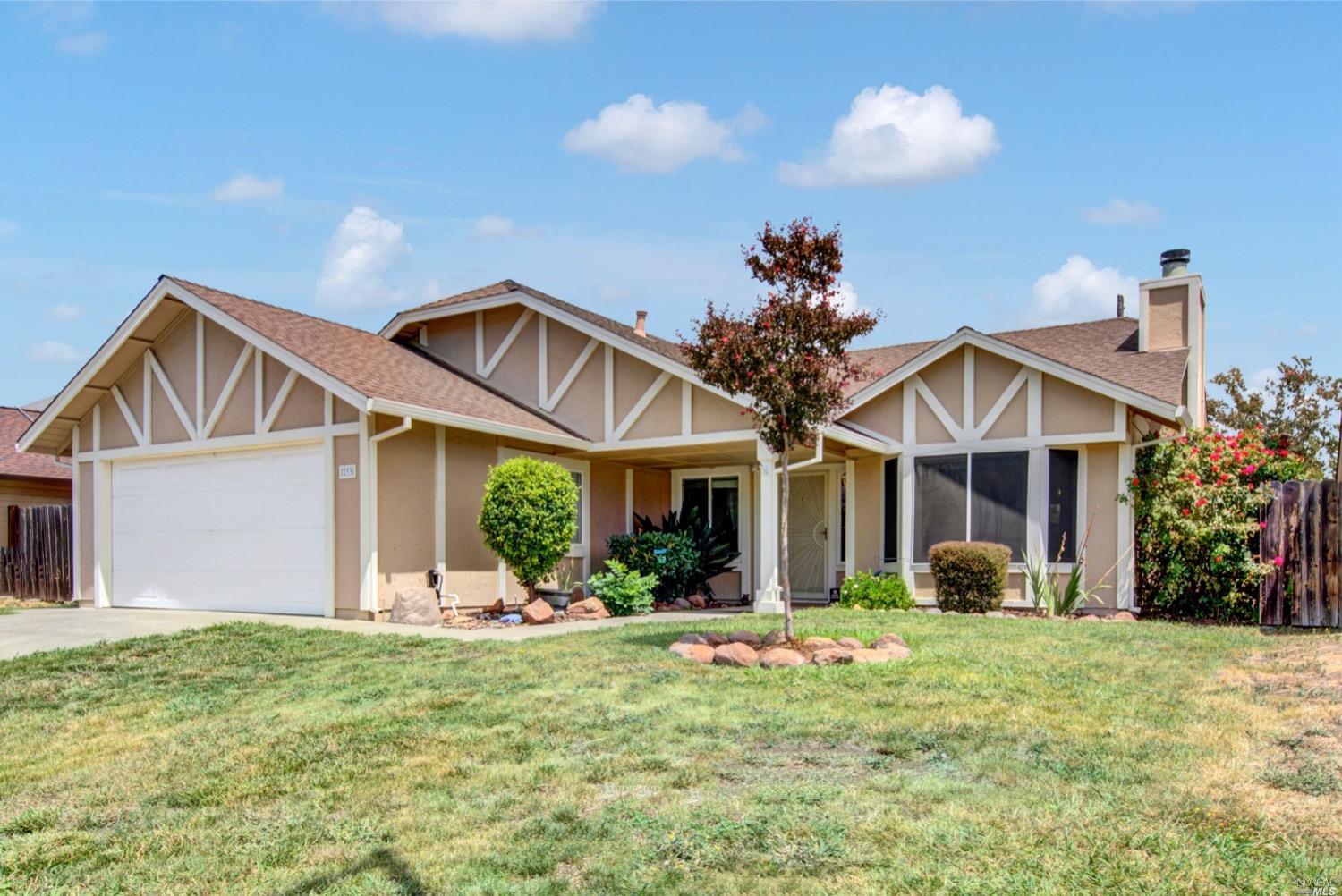 Detail Gallery Image 1 of 1 For 233 Marna Dr, Vacaville,  CA 95687 - 3 Beds | 2 Baths