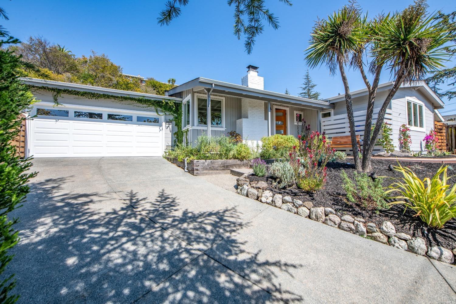 Detail Gallery Image 1 of 1 For 687 Hilary Dr, Tiburon,  CA 94920 - 3 Beds | 2 Baths