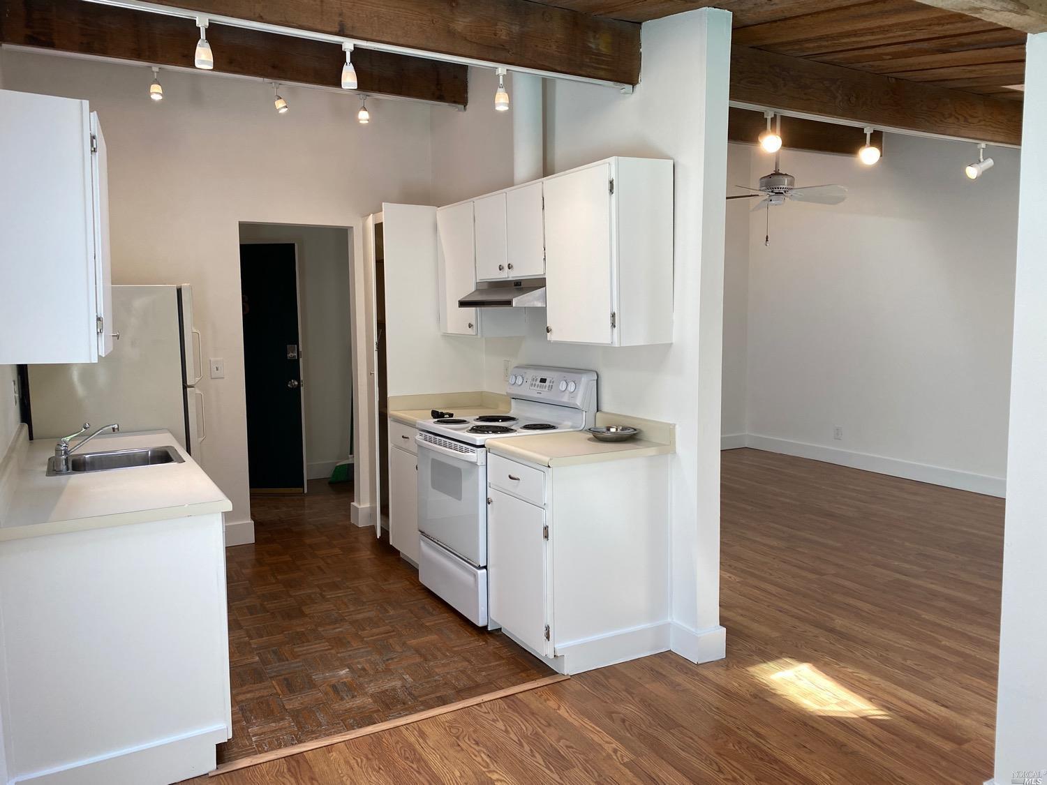 84 Madrone Avenue Unit 6