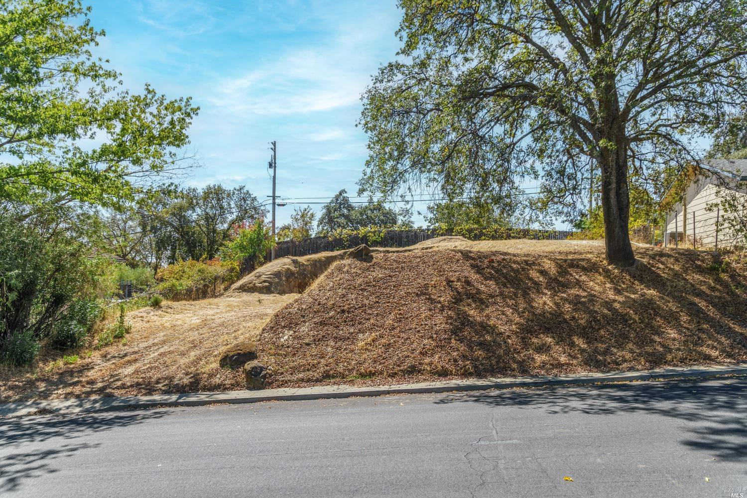 Photo of 742 Wesley Ave in Vacaville, CA