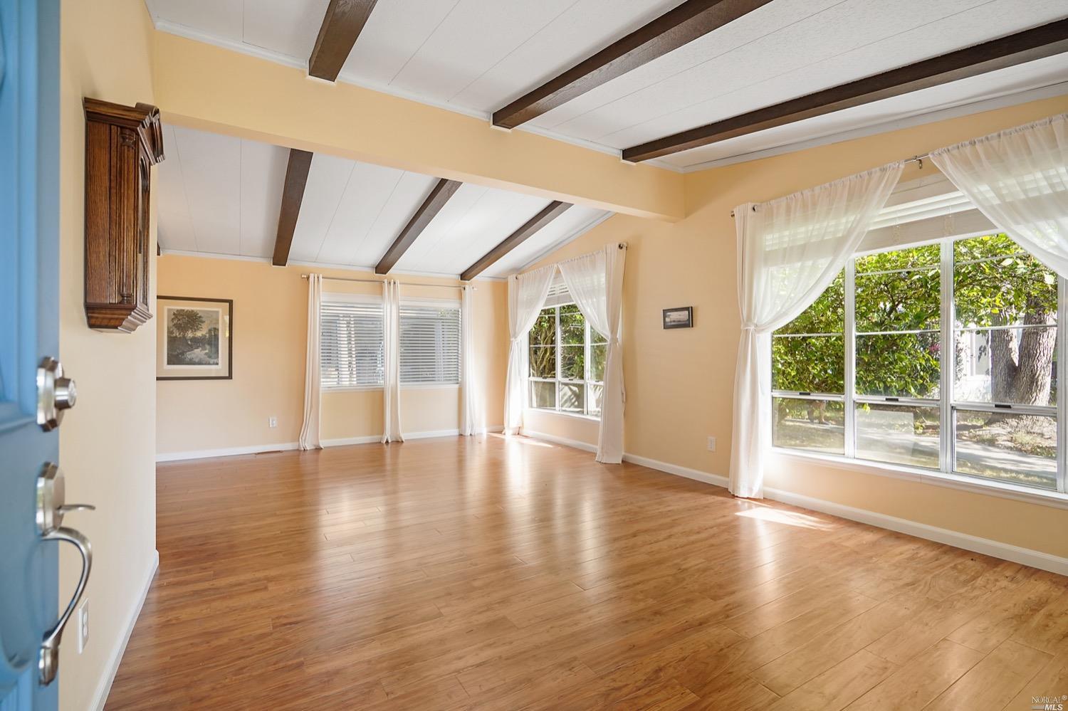 Photo of 380 Circulo Laredo in Rohnert Park, CA