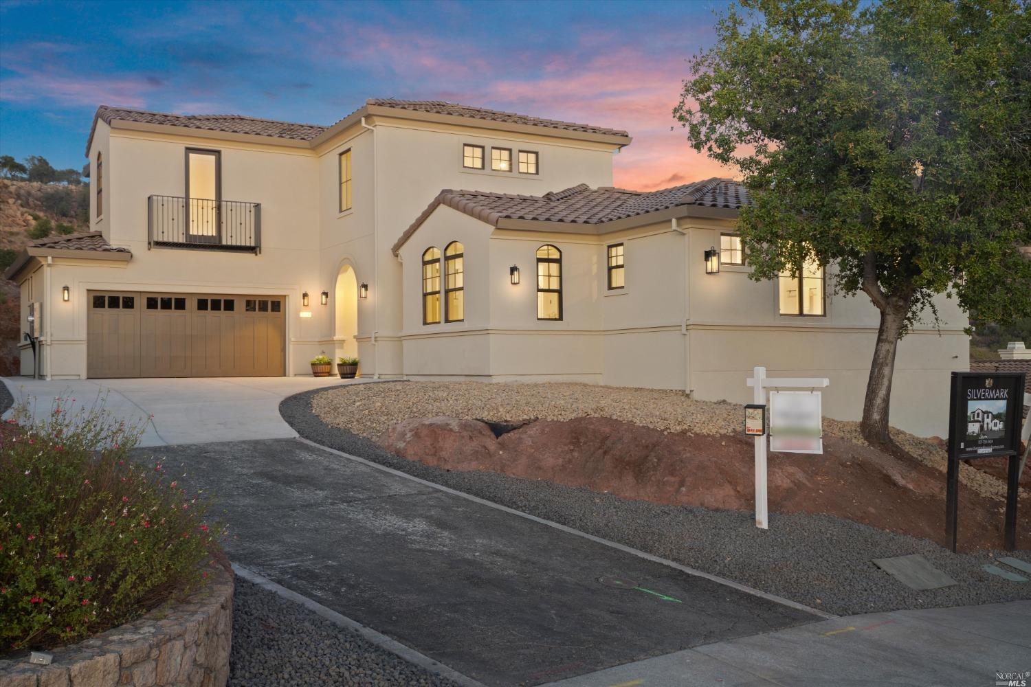 Photo of 334 Alta Mesa Cir in Napa, CA