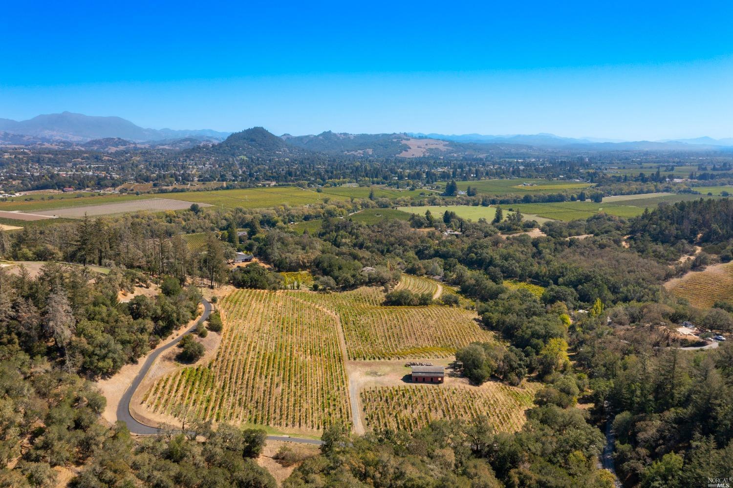 Photo of 1820 Dry Creek Rd in Healdsburg, CA