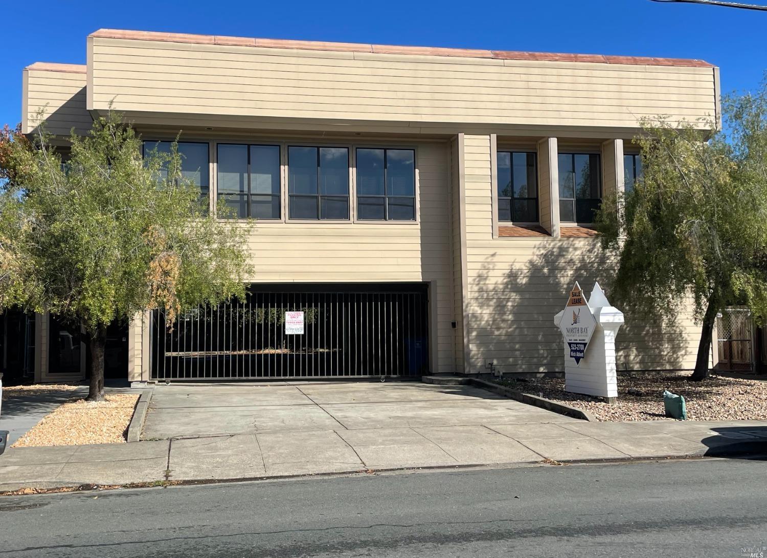 Photo of 448 E St in Santa Rosa, CA