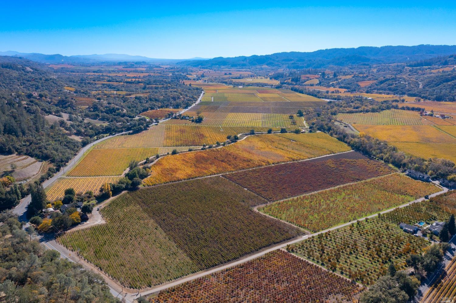 Photo of 7011 Dry Creek Rd in Healdsburg, CA