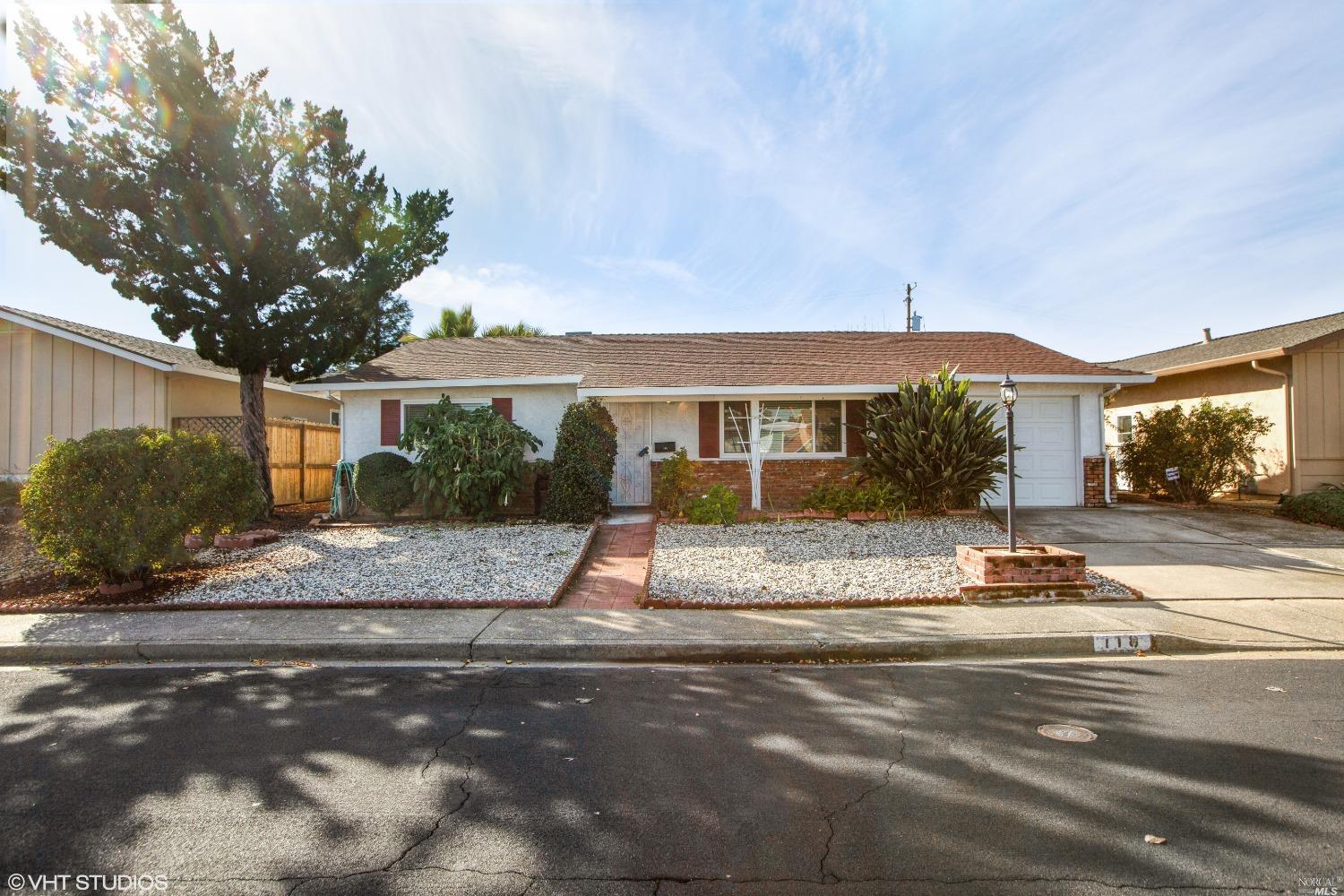Photo of 118 Glacier Cir in Vacaville, CA
