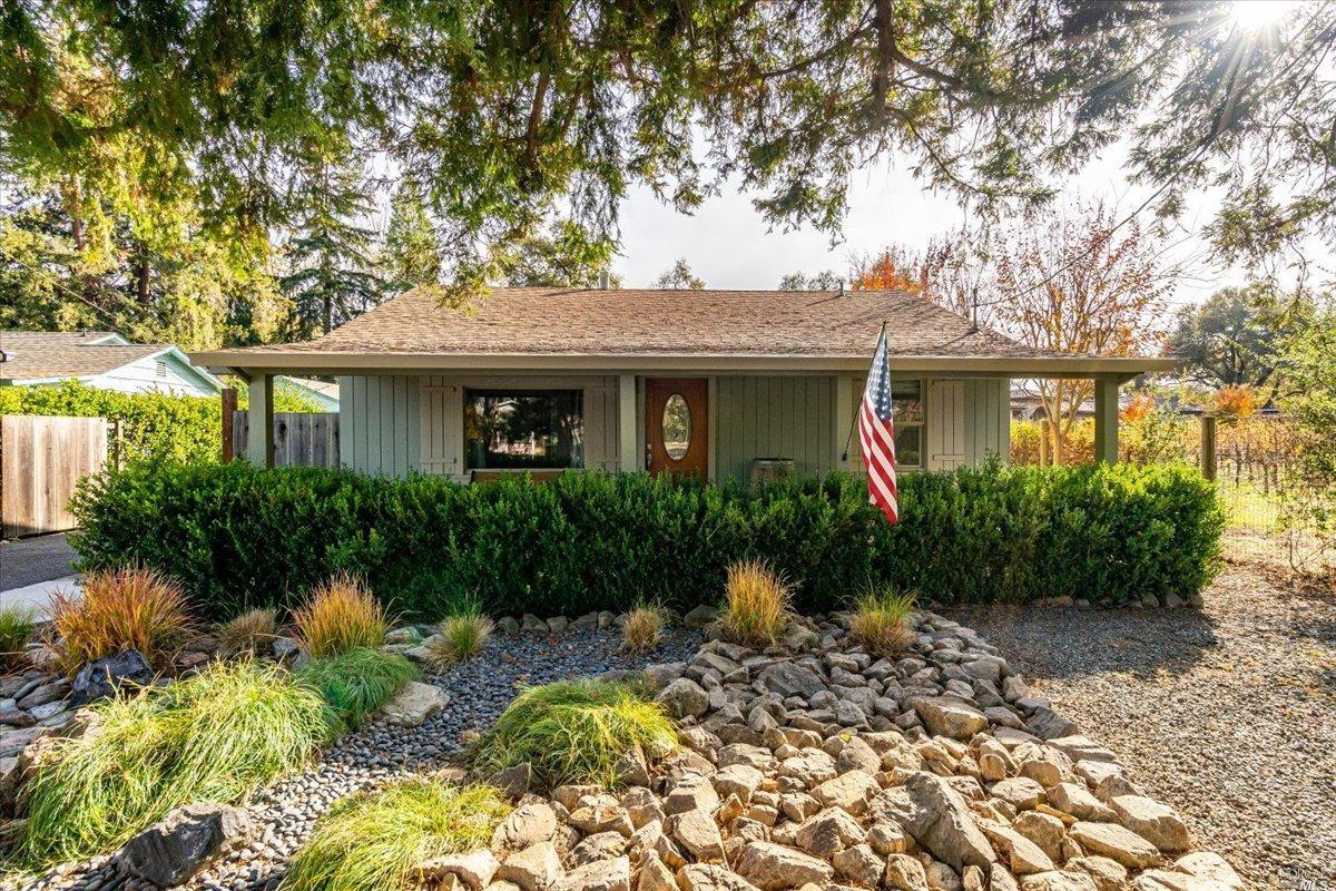 Photo of 1055 Darms Ln in Napa, CA