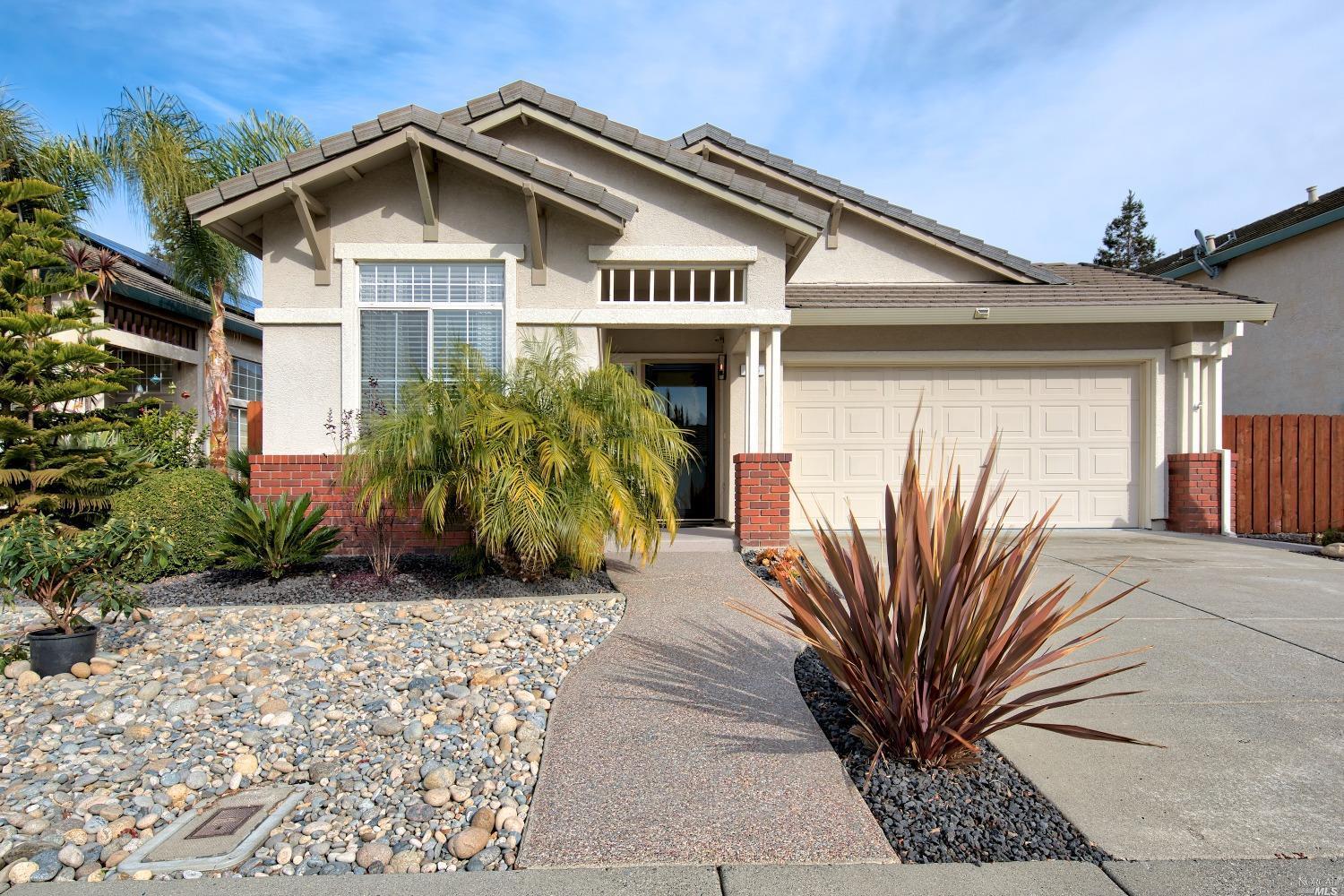 Detail Gallery Image 1 of 1 For 944 Celestine Cir, Vacaville,  CA 95687 - 3 Beds | 2 Baths