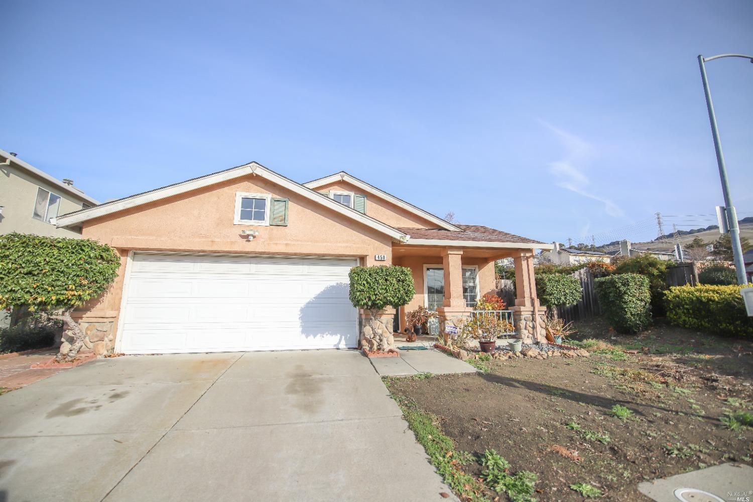 Detail Gallery Image 1 of 1 For 450 Carousel Dr, Vallejo,  CA 94589 - 3 Beds | 2 Baths