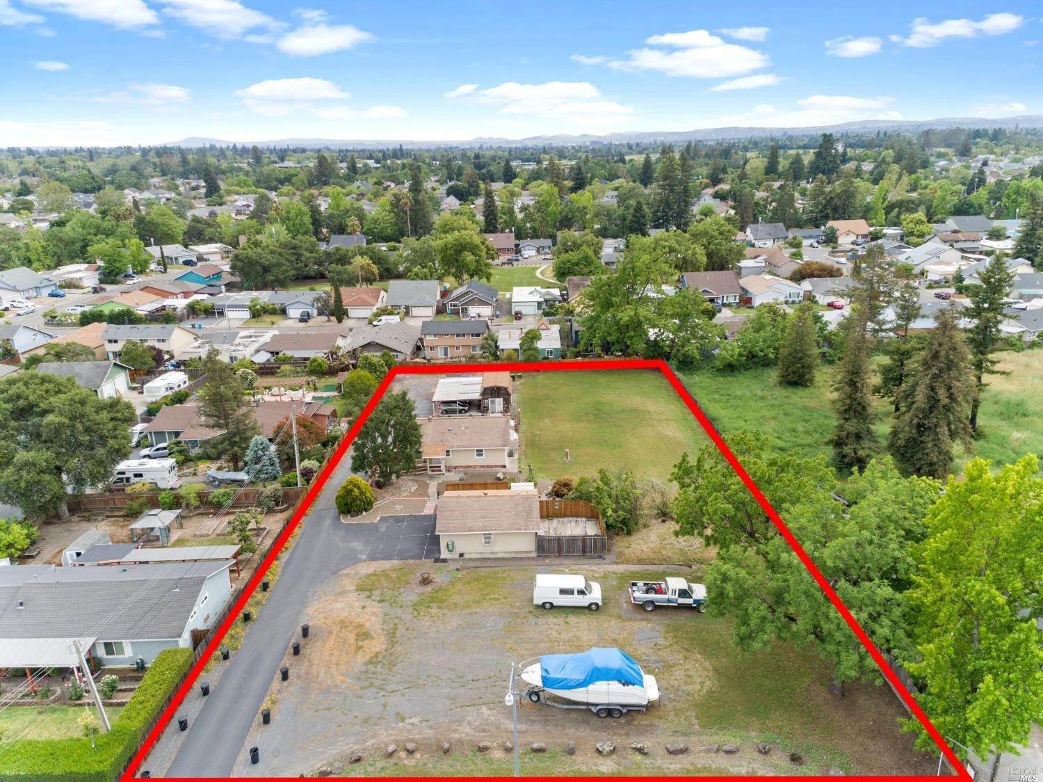 Photo of 1688 Guerneville Rd in Santa Rosa, CA