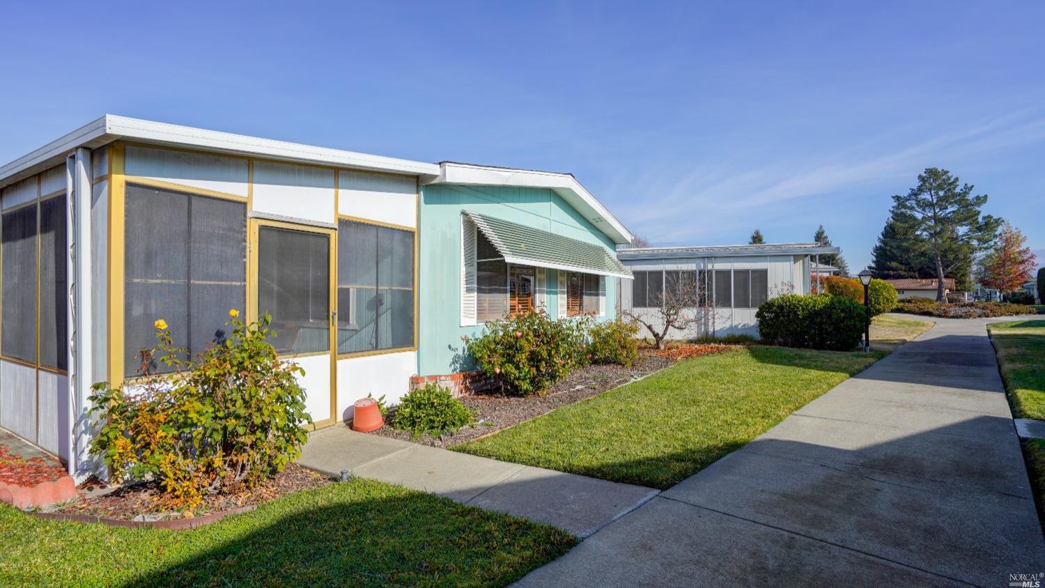 Photo of 246 Parque Cabana Dr in Rohnert Park, CA