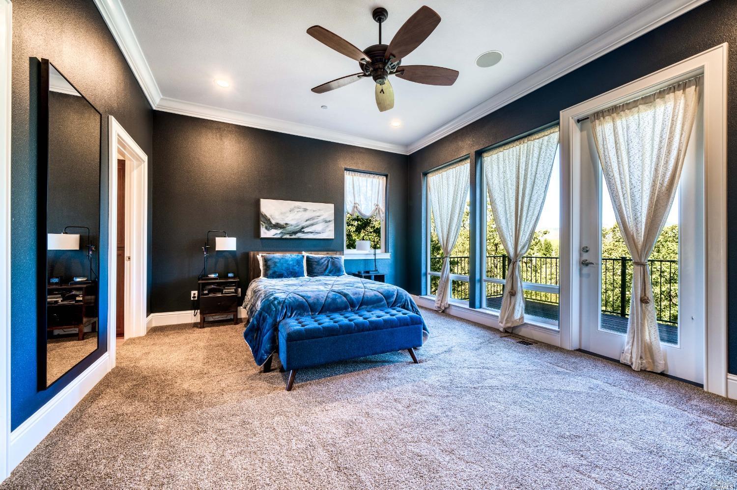 Detail Gallery Image 11 of 35 For 650 Royal Oak Ct, Redding,  CA 96001 - 4 Beds | 3/1 Baths