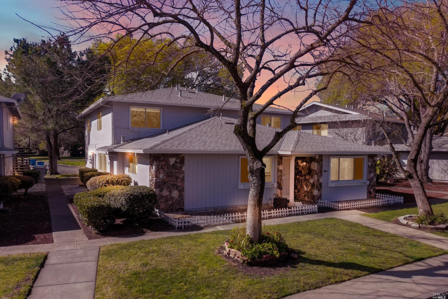 Detail Gallery Image 1 of 1 For 107 Del Rio Cir #3,  Vacaville,  CA 95687 - 2 Beds | 1/1 Baths