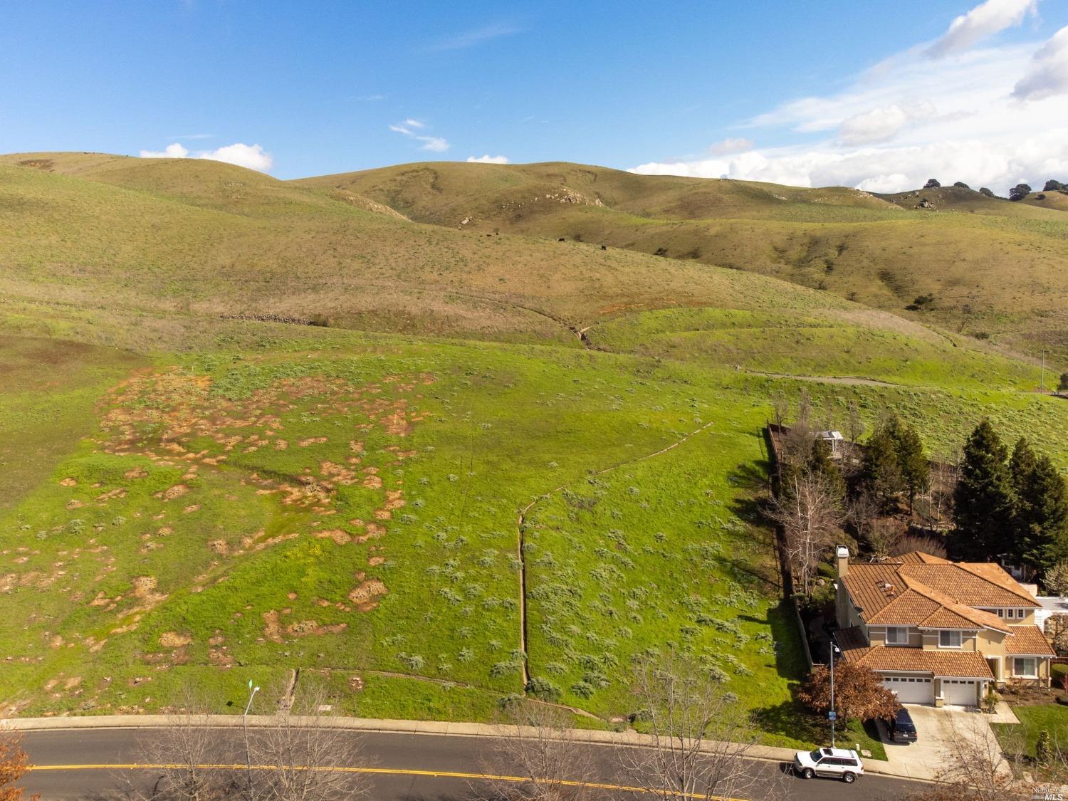 Photo of 2232 Bennington Dr in Vallejo, CA