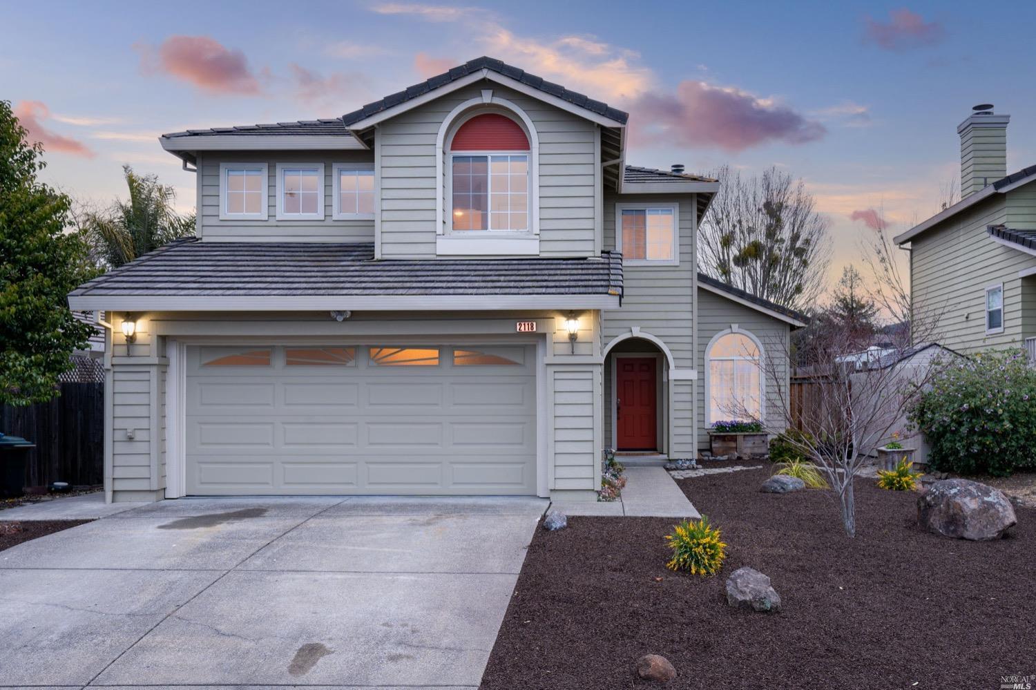 Detail Gallery Image 1 of 1 For 2118 Lansbury St, Santa Rosa,  CA 95404 - 3 Beds | 2/1 Baths