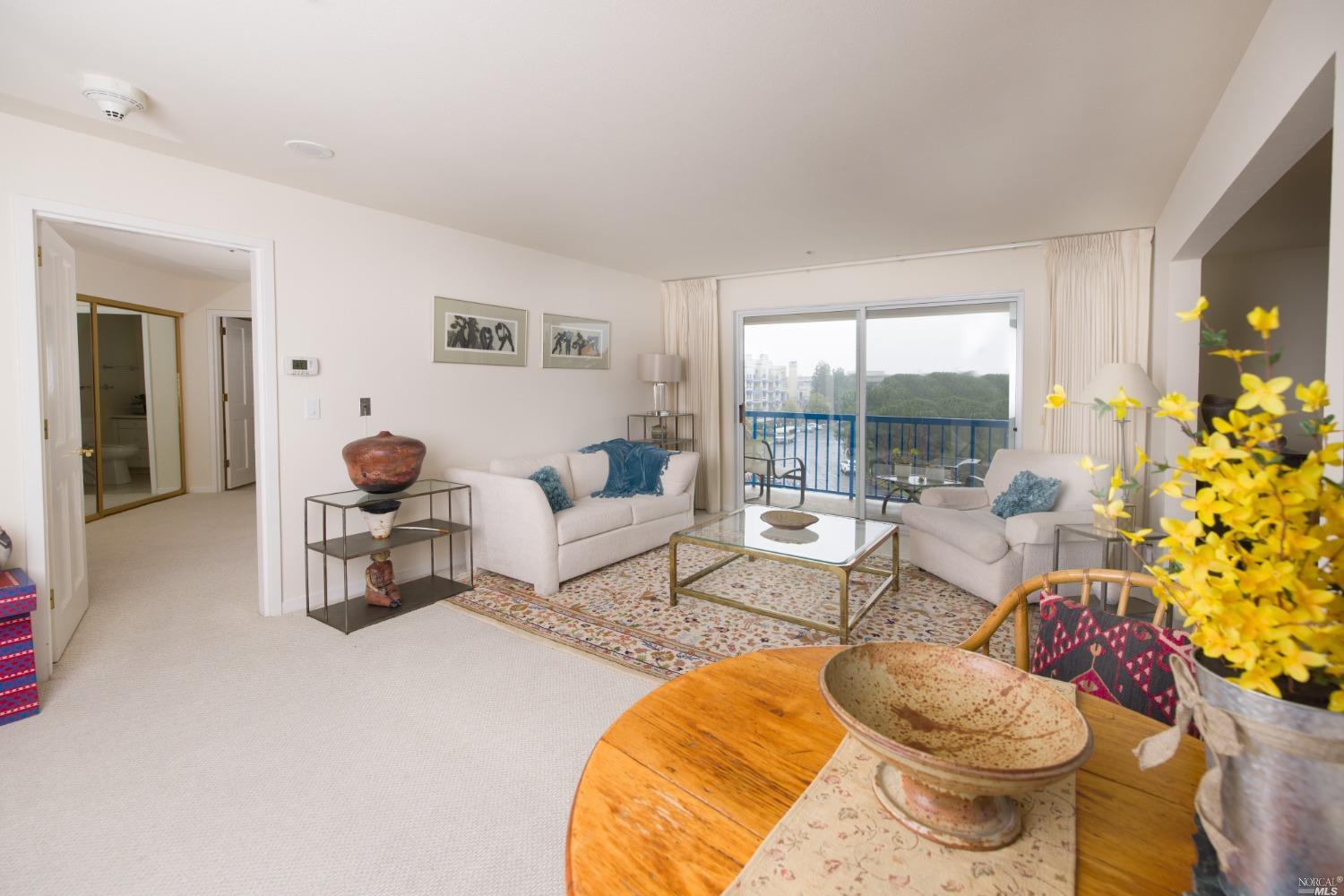 Photo of 100 Thorndale Dr #319 in San Rafael, CA