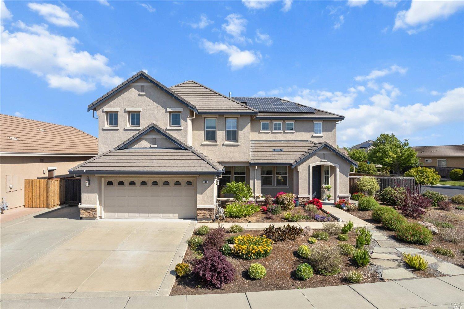 Photo of 898 Hampton St in Vacaville, CA