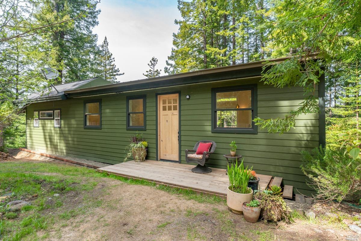 Photo of 31300 Middle Ridge Rd in Albion, CA