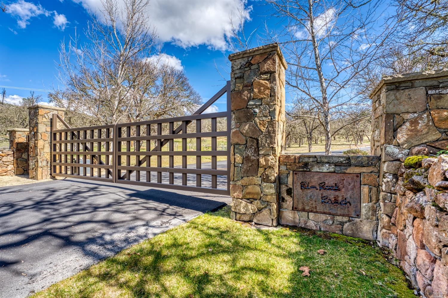 Photo of 21075 Sage Ct in Middletown, CA