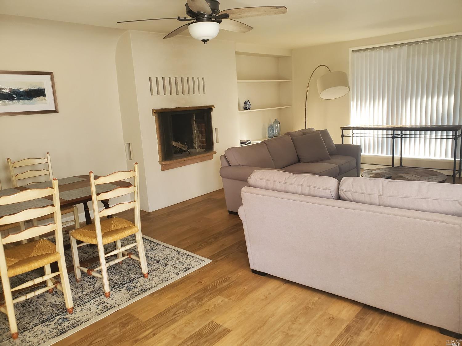 Photo of 929 Champion Ln in Deer Park, CA
